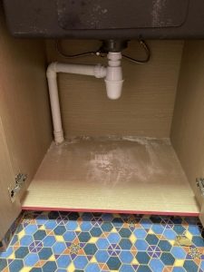 under-sink-bottle-trap